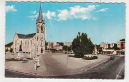 33 - Merignac - Place Charles De Gaulle - L'église - Editeur: Berjaud N° 1808 - Merignac