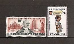 RWANDA RUANDA RWANDA (02-041) (o) ---- / USED / LOT 2 STAMPS - Autres & Non Classés