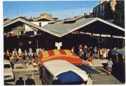 MACHECOUL -  Place Des Halles  - CPM . - Machecoul