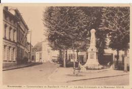 C1920 - WAASMUNSTER - GEMEENTEPLAATS EN STANDBEELD 1914-18 - LA PLACE COMMUNALE ET LE MONUMENT 1914-18 - Waasmunster