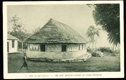 986 WALLIS ET FUTUNA / Une Case Indigène Servant De Grand Séminaire / - Wallis Et Futuna