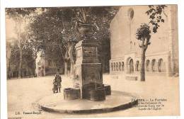 PRADES - PYRENEES ORIENTALES - LA FONTAINE - PETITE ANIMATION - Prades