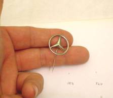 Automobile Motoring, Voiture Car Auto MERCEDES BENZ (pin , Ex Yugoslavia) Old Rare Model Ancien Modèle 2.00cm - Mercedes