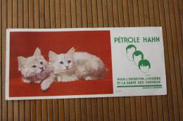 Buvard Publicitaire Pétrole Hahn PETROLE HAHN Produit Entretien,hygiène Et La Santé Des Cheveux -2 Petits Chatons Blanc - Collections, Lots & Series