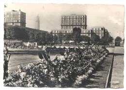 Le Havre (76) : Vue De L'église Du Jardin De La Mairie En 1966 (animée) PHOTO VERITABLE. - Square Saint-Roch