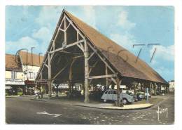 Milly-la-Forêt (91) :  MP D'une 2 CV Citroên Sur Le Parking Sous La Halle Et Les Commerces En 1968 (animé). - Milly La Foret