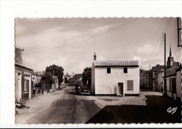 Carte 1950 LES MOUTIERS / ENTREE DU BOURG ,rues De L'Abbé Maillard Et De L'Abbé Baconnais - Les Moutiers-en-Retz