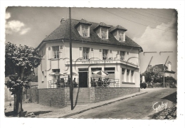 Juvigny-sur-Andaine (61) : GP De L'Hôtel De La Forêt En 1950 (animé) - Juvigny Sous Andaine