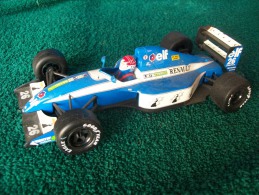 ONYX - LIGIER  RENAULT  F1  NO BOITE  Scala 1/24 - Onyx