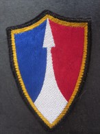 MILITARIA: écusson En Tissu De L'armée Française   2e Corps D'Armées De L'Armée De Terre - Stoffabzeichen