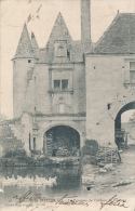 MIREBEAU - Fontaine Du Chateau De Coussay - Mirebeau