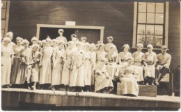 Group Of Women Workers In Unknown Oregon Location, C1910s Vintage Real Photo Postcard - Otros & Sin Clasificación