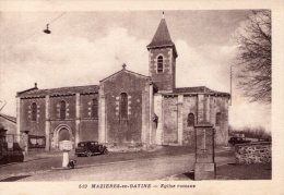 Mazières-en-Gâtine..Belle Vue De L'Eglise Romane..voiture Ancienne - Mazieres En Gatine