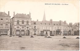 MESLAY DU MAINE LA PLACE ,CAFE DE LA PAIX,MAGASIN CHAUVIN,TONNELIER FERRE,A VOIR !!  REF 33626 - Meslay Du Maine