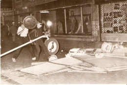 CPM 10X15 . POLITIQUE . TOULOUSE . MAI 1968 .  Emeutes Rue Lafayette ( Photo Sarrieu ) - Ereignisse