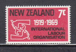 New Zealand MNH Scott #421 7c International Labour Organization 50th Anniversary - Ungebraucht