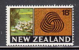 New Zealand MNH Scott #418 18c Sheep And Wool Mark On Carpet - New Zealand Industries - Nuevos