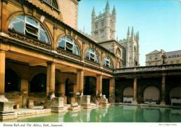 BATH : La Cathédrale Et Les Bains - Bath
