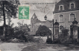 Vivonne - L'Eglise, Prise Sur Le Boulevard - Vivonne