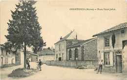 Août13b 235 : Courtisols  -  Place Saint-Julien - Courtisols