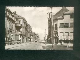 CPSM - Hagondange (Moselle 57) - Rue De La Gare ( Animée Commerces Banque Crédit Industriel Alsace Lorraine Ed. PIERRON - Hagondange