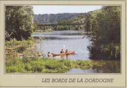 Cp , RÉGIONS , AQUITAINE , Promenade En Dordogne , Près D'un Ancien Pont Suspendu , Canoés - Aquitaine