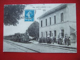 44 - NORT SUR ERDRE - LA GARE - TRAIN EN GARE - PLAN RARE - - Nort Sur Erdre