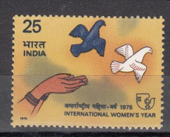 INDIA,  1975,  International Women´s Year, Womens,  Pigeons, MNH, (**) - Unused Stamps