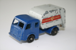 Matchbox Lesney 15C2 DENNIS REFUSE TRUCK - Regular Wheels, Issued 1963 - Matchbox