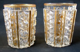 Deux Superbes Verres Moulés Et Dorés / XIXè Siècle - Glas & Kristal