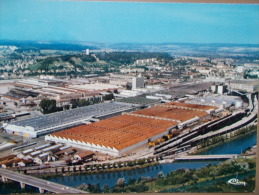 25 - SOCHAUX - MONTBELIARD - Vue Aérienne - Les Usines Peugeot. - Sochaux