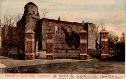 COLCHESTER  Entrance To Castle Park   Carte écrite Timbrée - Colchester