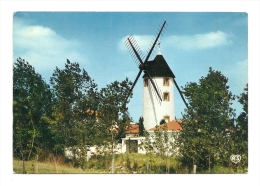 Cp, Bâtiments Et Architecture, Moulin - Au Pays De Monts, Voyagée 1973 - Water Mills