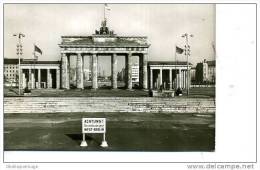 BERLIN  EN 1960?  EAST BERLIN EST  ¨PORTE DE BRANDEBOUR BRANDEBURGGATE   IN THE SOVIET SECTOR   TOP - Mur De Berlin