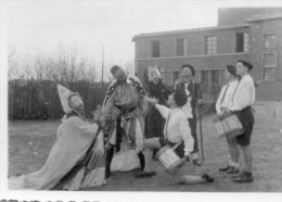 Fête Du Groupe St-Antoine De Padoue Paris XVe 1947( Photo De 6cm Sur 8,5 Cm) - Padvinderij