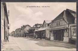 LE VAUDREUIL . Salle Des Fêtes . - Le Vaudreuil