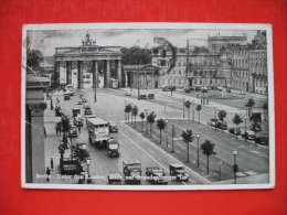 Berlin Unter Den Linden,Blick Auf Brandenburger Tor - Porte De Brandebourg