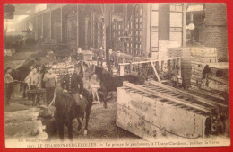 Cpa 42 Le CHAMBON FEUGEROLLES Un Groupe De Gendarmes à L'usine Claudinon Pendant La Grève - Le Chambon Feugerolles