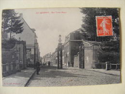 CPA Le Quesnoy (59) - Rue Victor Hugo - Pli - Le Quesnoy