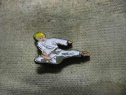 Pin´s Karaté - Judo