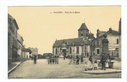 MARINES - VAL D´OISE - PLACE DE LA MAIRIE - BELLE ANIMATION - Marines