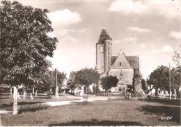 ASSIER .. L EGLISE ET LE CHAMP DE FOIRE - Assier