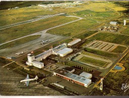 MERIGNAC: Vue Aérienne De L'Aéroport, Les Pistes D'envol. A Premier Plan, L'Armagnac - Merignac