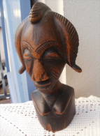 Statuette Africaine En Bois, Hauteur 22 Cm - Arte Africano