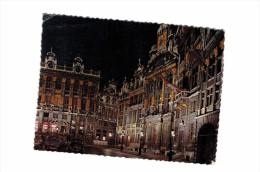 Belgique - Bruxelles Un Coin De La Grande Place La Nuit - Brussel Bij Nacht