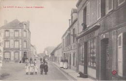 LA  LOUPE ( E. Et L. )  -  Rue  De  Chateaudun  ( Personnages Posant Pour La Photo, Magasins ...) - La Loupe