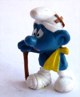 Figurine SCHTROUMPF BLESSE  BULLY HONG KONG - SMURF PITUFO SCHLUMPH - Schtroumpfs