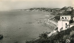 CPSM 64 GUETHARY LE CASINO LA PLAGE A MAREE HAUTE AU FOND BIDART ET LA COTE VERS BIARRITZ 1951 - Guethary