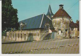 J : Yonne : COURSON  Les     CARRIERES  : La  Tour  Et  La  Halle - Courson-les-Carrières