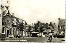 Domburg - Ooststraat Met Gemeentehuis - Domburg